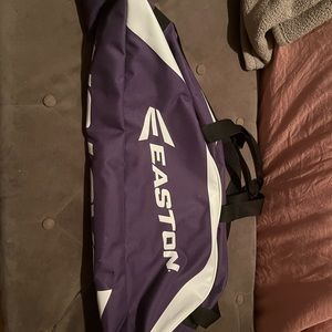 Girls purple little league bat bag. Excellent condition!!